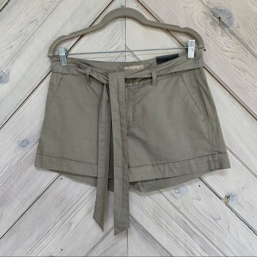 Banana Republic Factory 4.5” Shorts